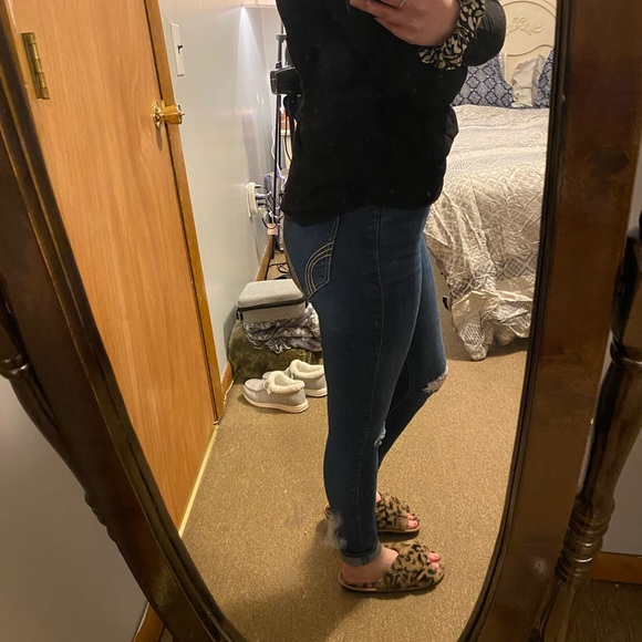 Hollister jeans! - Picture 3 of 4